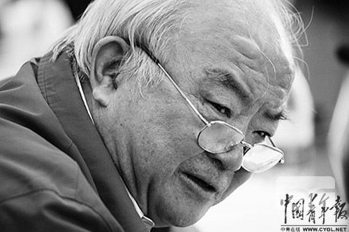 钱理群：北大等在培养利己者 他们掌权比贪官危害更大_资讯频道_凤凰网http://news.ifeng.com/mainland/detail_2012_05/03/14285025_0.shtml【钱理群：北大等在培养利己者】“我们的一些大学，包括北京大学，正在培养一些‘精致的利己主义者’，他们高智商，世俗，老到，善于表演，懂得配合，更善于利用体制达到自己的目的。这种人一旦掌握权力，比一般的贪官污吏危害更大。”（中国青年报） 